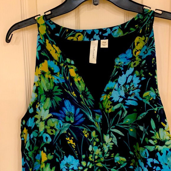 Gorgeous Mini Dress in beautiful print. - Picture 2 of 3